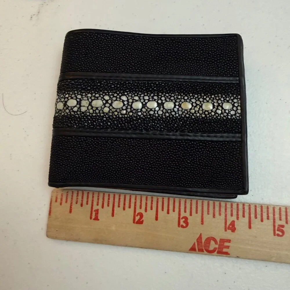 Devy Men's Bi-Fold Wallet Black Genuine Stingray Leather Made In Thailand
